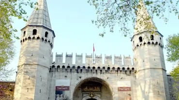 Istanbul’s largest palaces